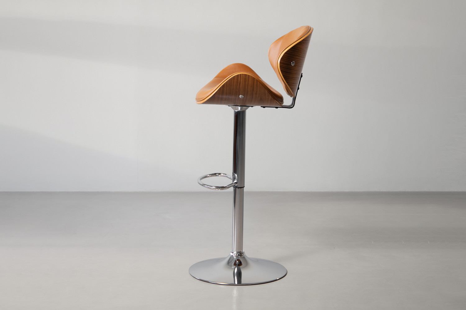 Tristan Adjustable Bar Chair - Tan | Cielo