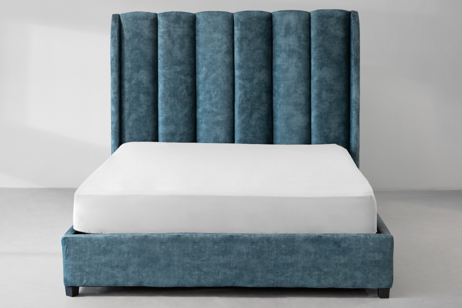 Corina Kylan Bed King Cielo
