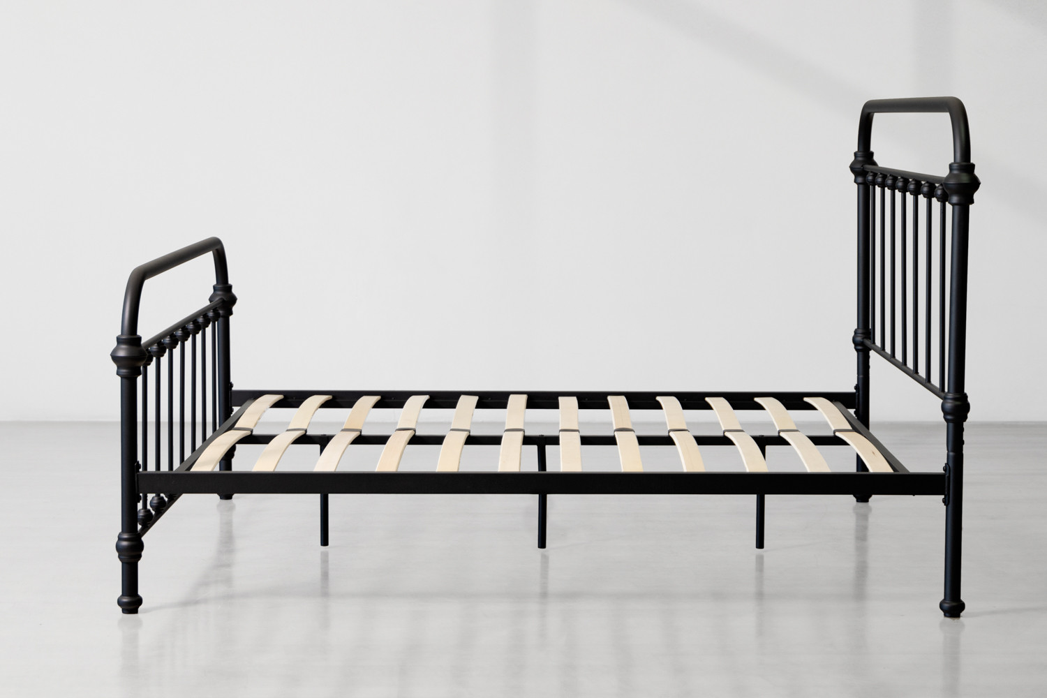 Mckenzie Metal Bed Queen Matt Black Cielo