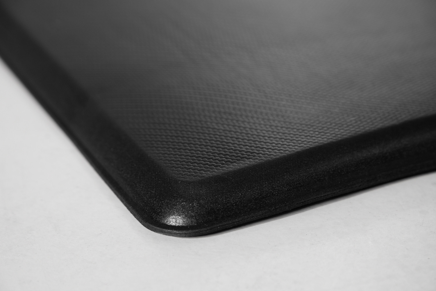 Axon Standing Mat Black Cielo