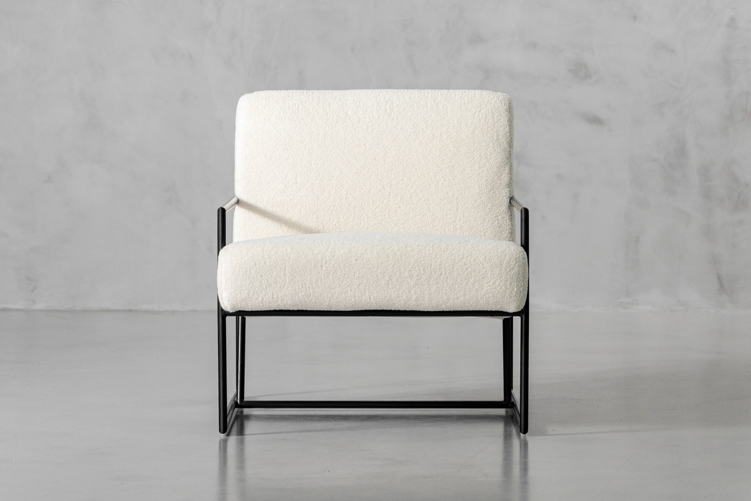 その他 Beautiful accent armchair Kayden Armchair, Solid Wood - NuvoItalia