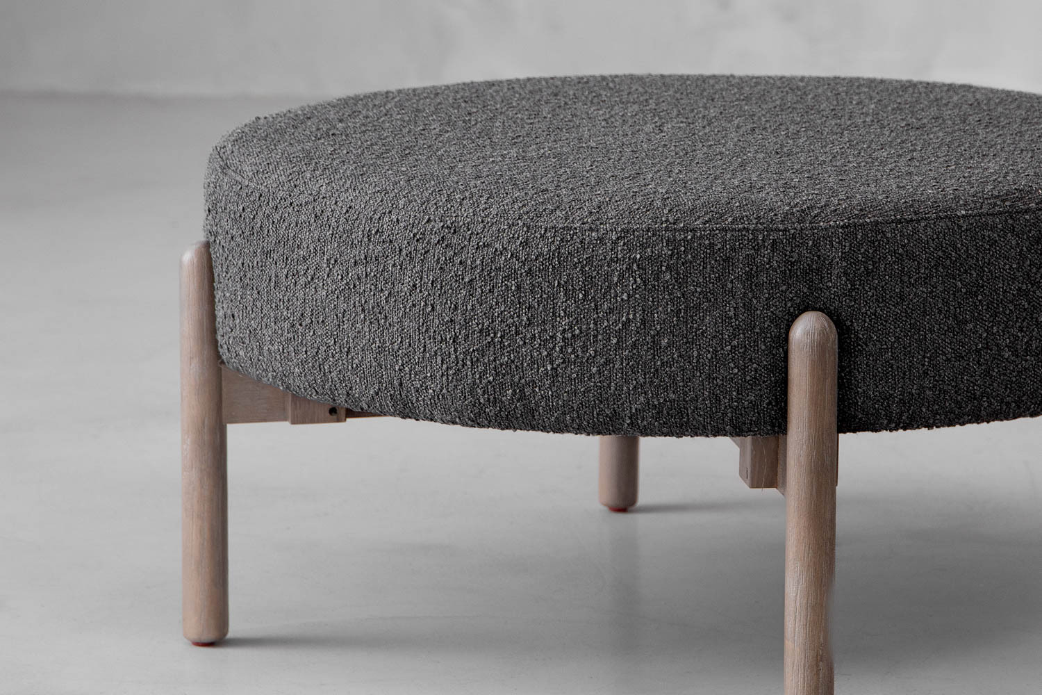 prague-round-ottoman-storm-