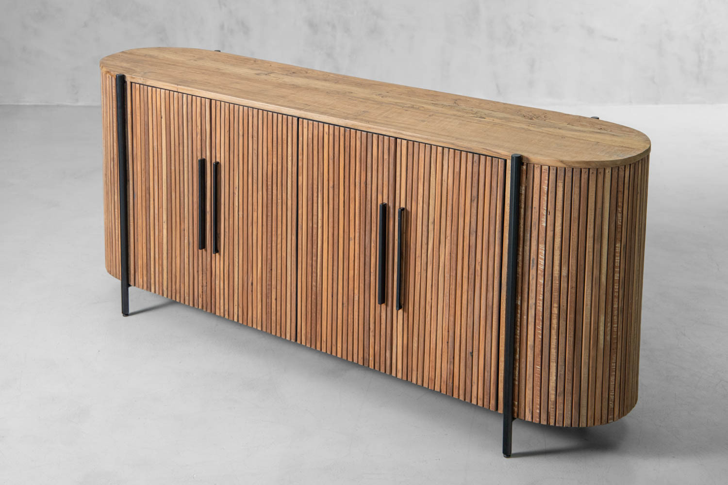 Brunt CONTINUE B/C CENTER 右 コンティニュー タン Bentry Sideboard For Sale | Cielo