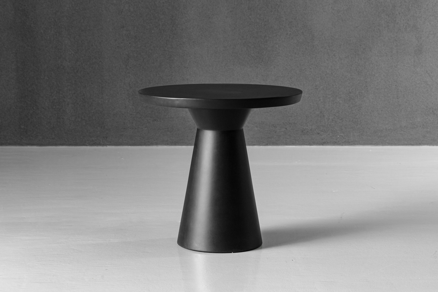 Zelma Side Table - Matt Black For Sale | Cielo
