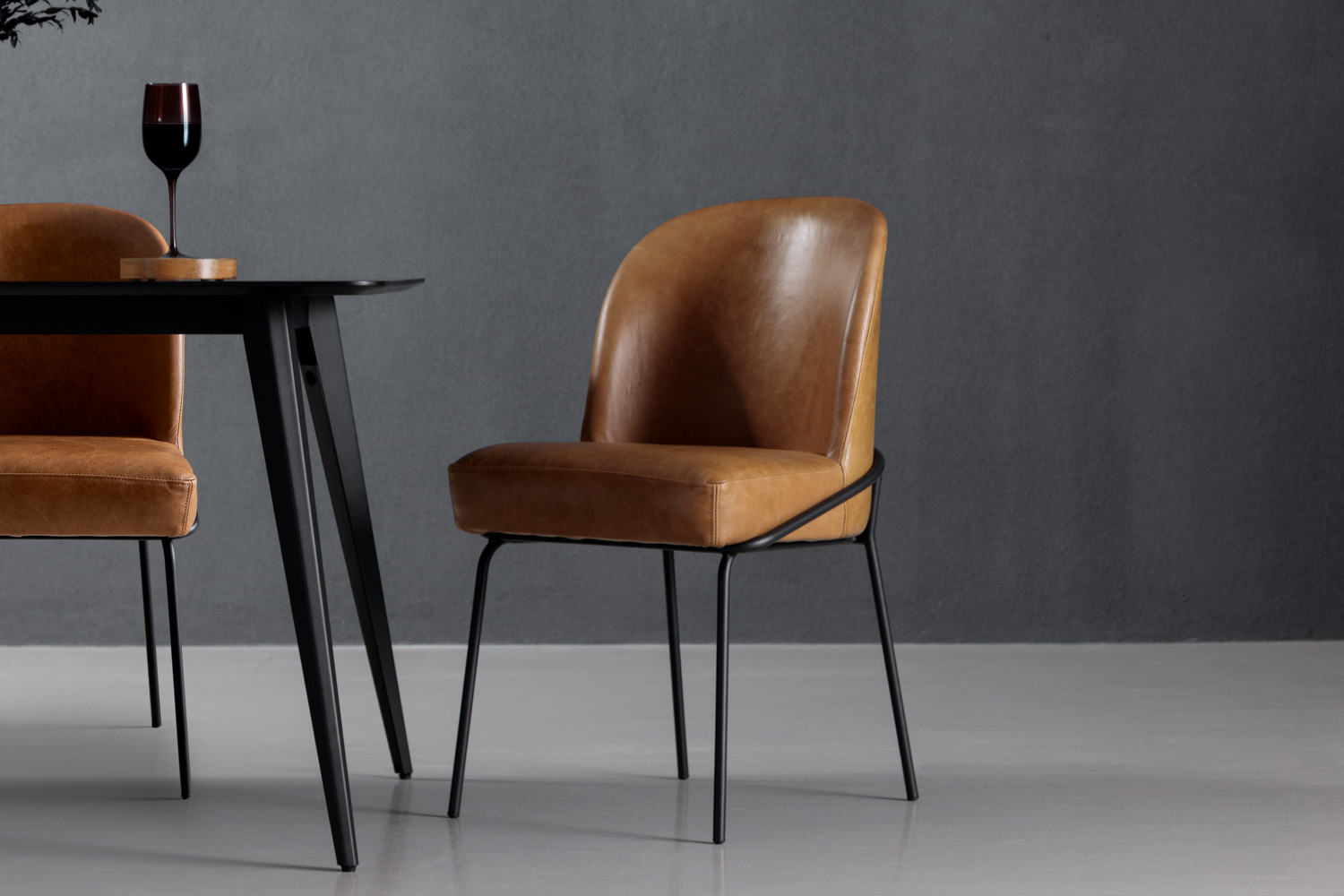 Curva Leather Dining Chair Dawn Tan Mid-Century Design