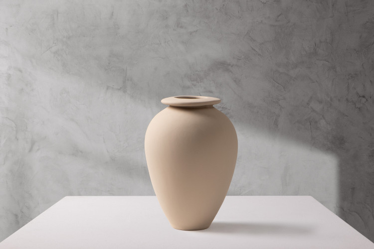 Yuri Vase - Ivory Vases - 1