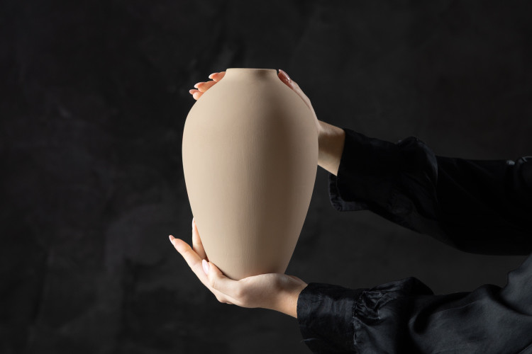 Ario Vase - Ivory Vases - 1