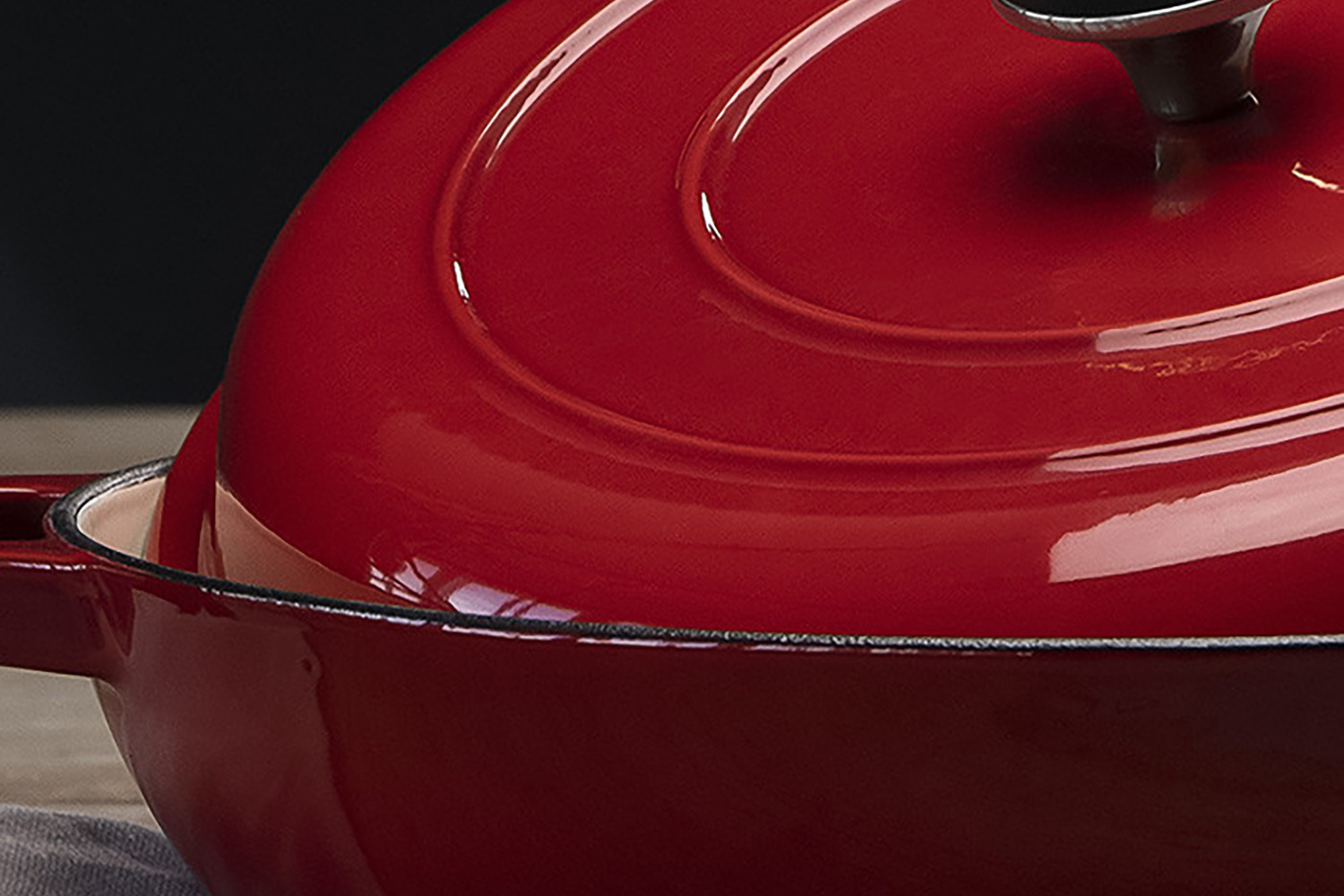 Nouvelle Cast Iron Oven Pan 30cm Red Cielo
