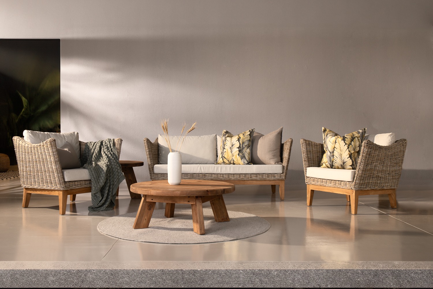 cielo_brisbane_patio_lounge_set_voyager_coffee_table