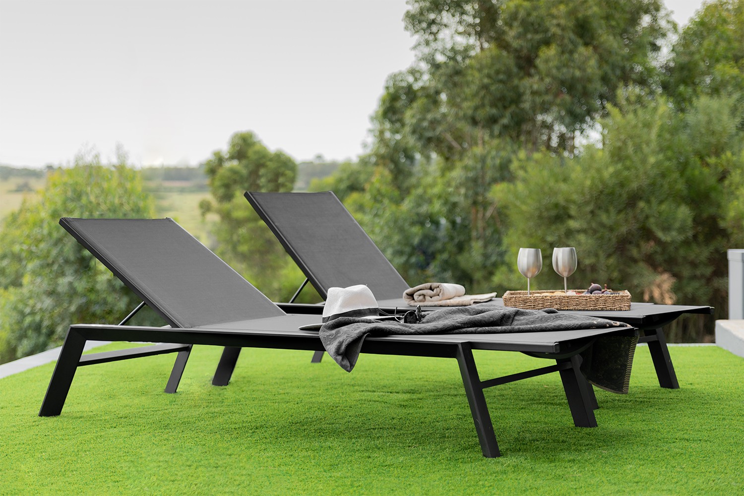 cielo_lamina_pool_lounger