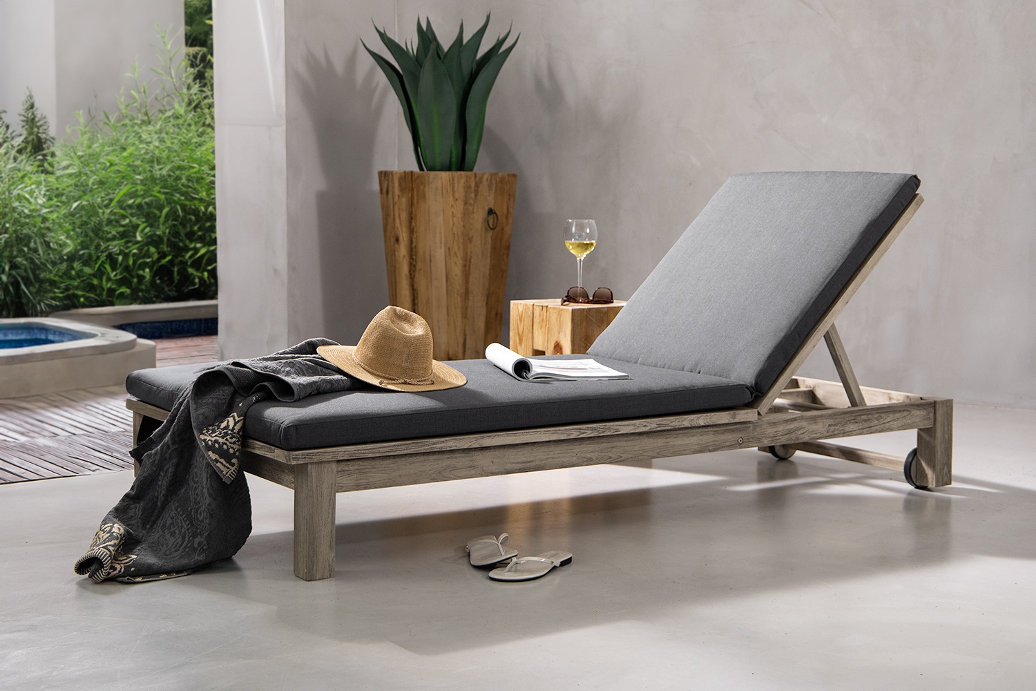 cielo_nevis_pool_lounger