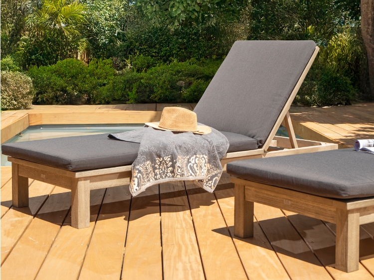 Nevis_Pool_Lounger