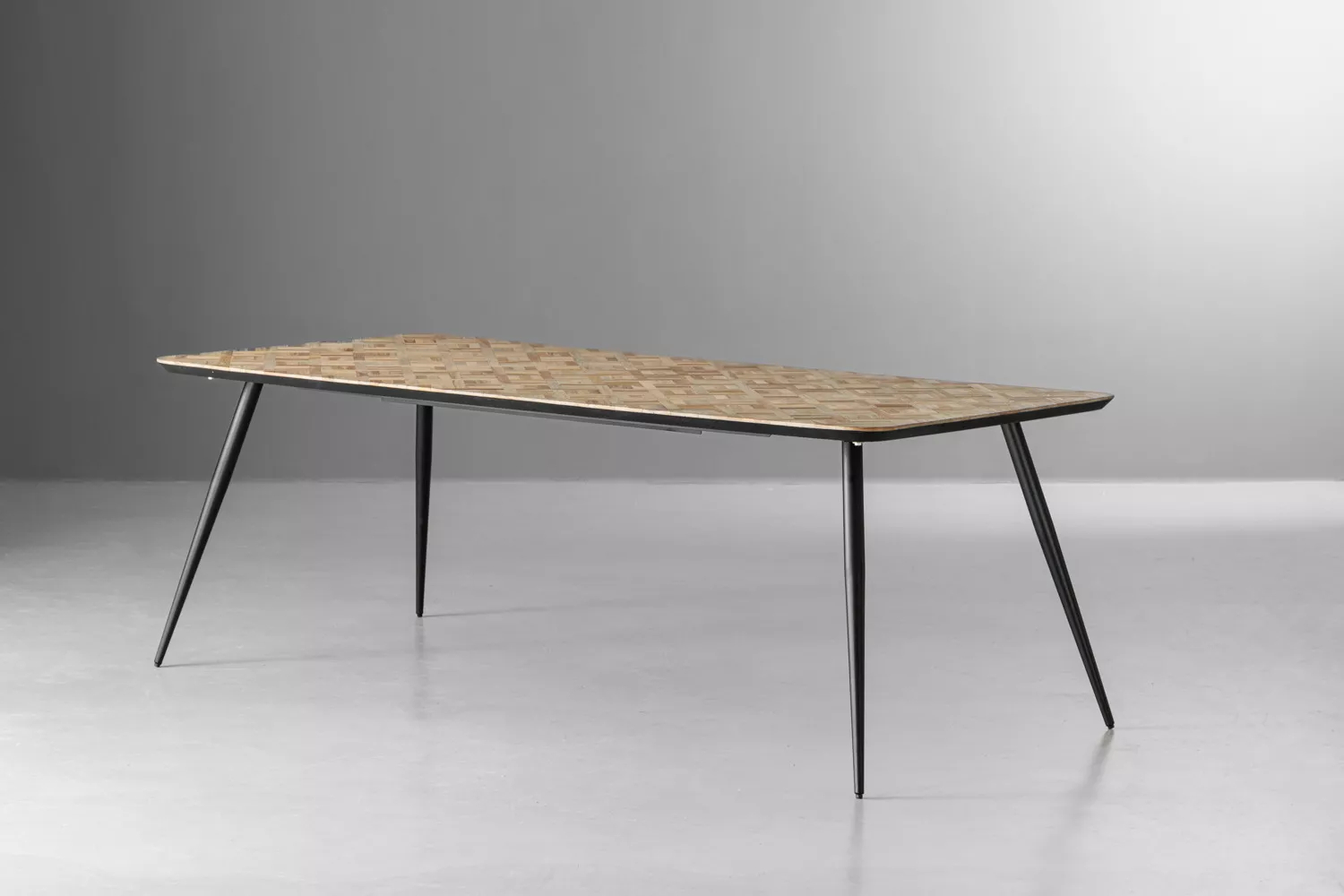cielo_tiemus_dining_table