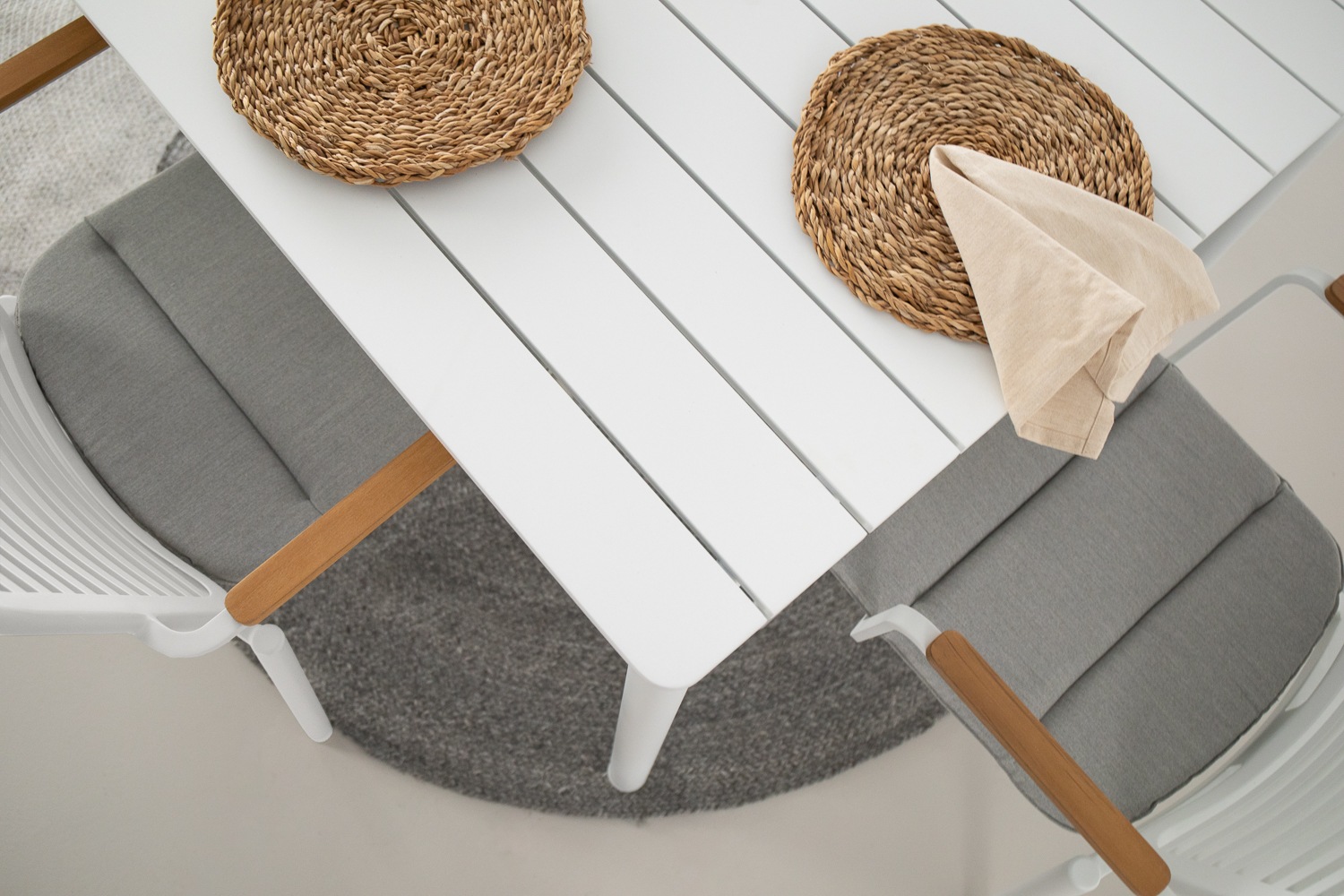 cielo_venice_patio_dining_table