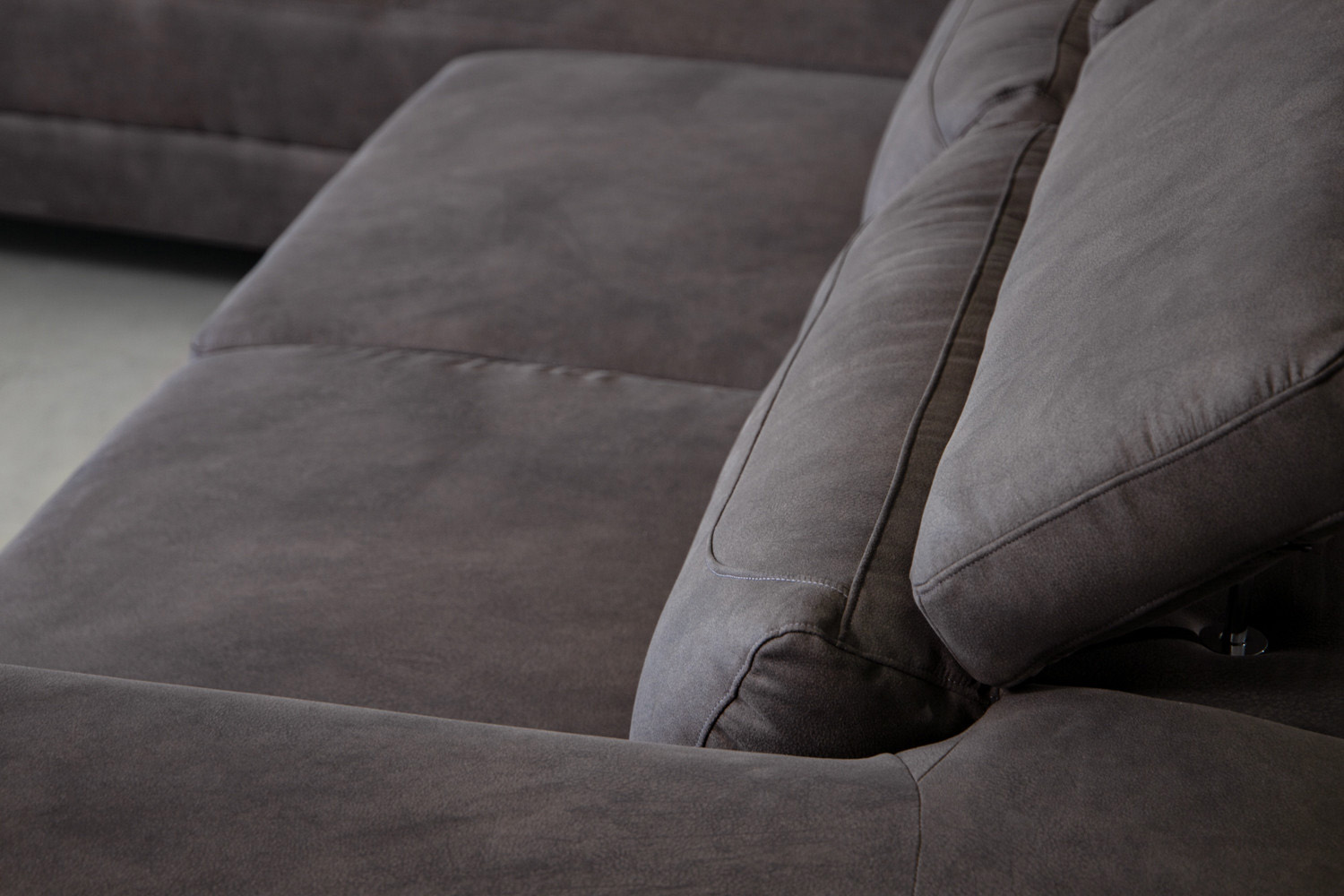 cielo_laurence_couch_collection