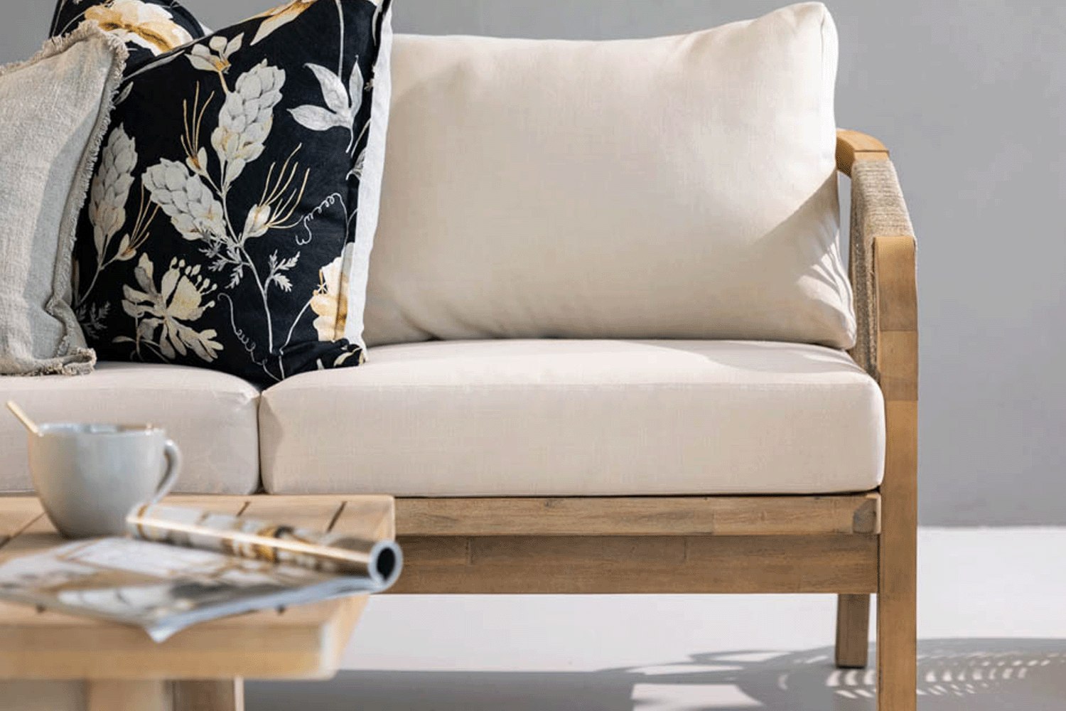 cielo_vincenzo_patio_couch