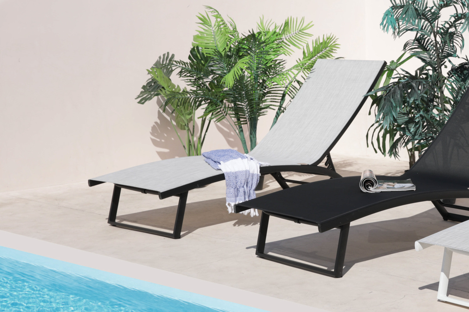  cielo_alayna_pool_lounger_grey_black