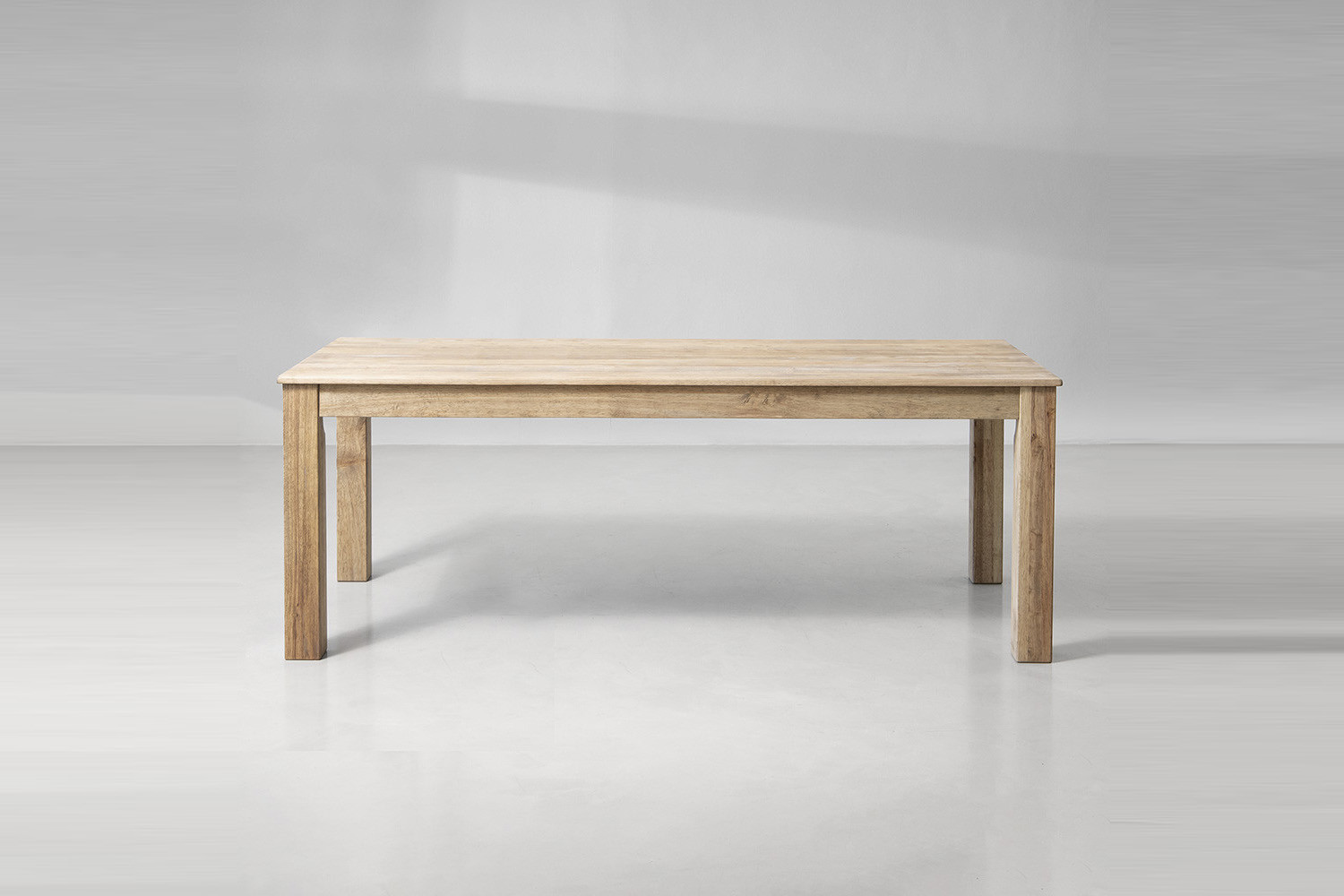 cielo_montreal_dining_table_2.4