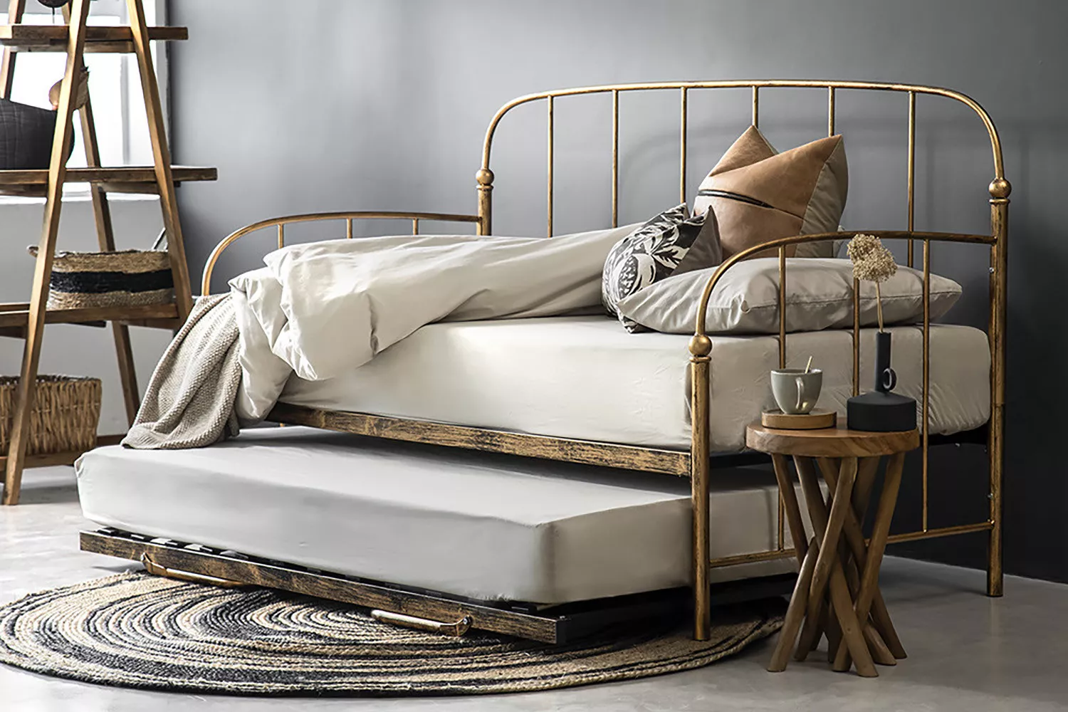 cielo_daybed_brushed_gold