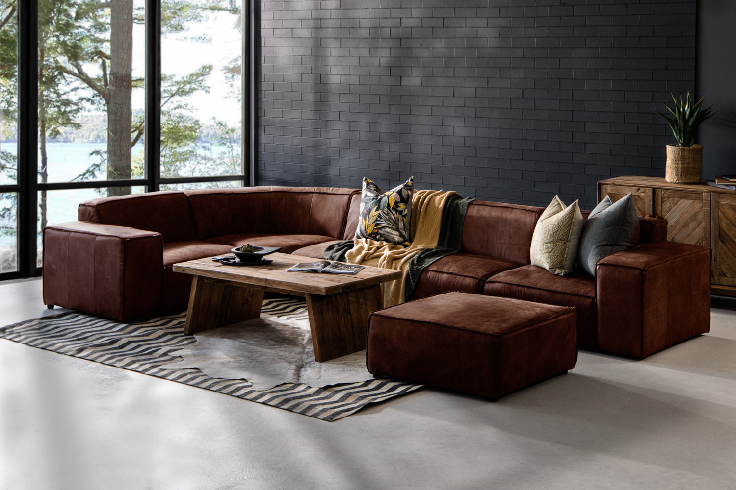 cielo_jagger_leather_modular_corner_couch_with_ottoman