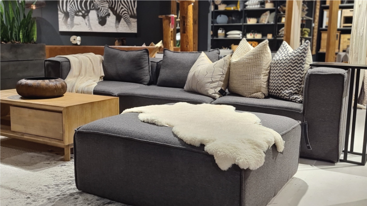 cielo_table_bay_showroom_living